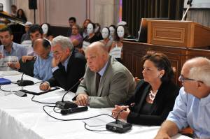 554946_1420963618125411_1477855943_n