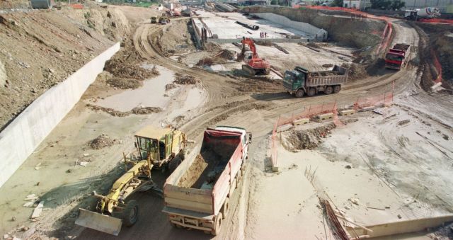 16/12/2002. ÔÁ ÅÑÃÁ ÔÏÕ ÐÑÏÁÓÔÉÁÊÏÕ ÓÉÄÇÑÏÄÑÏÌÏÕ ÓÔÏ ÁÅÑÏÄÑÏÌÉÏ ÔÙÍ ÓÐÁÔÙÍ ,ÓÔÇ ÄÏÕÊÉÓÓÇÓ ÐËÁÊÅÍÔÉÁÓ ÊÁÉ ÓÔÉÓ Á×ÁÑÍÅÓ ÅÐÉÈÅÙÑÇÓÅ Ï ÕÐÏÕÑÃÏÓ ÌÅÔÁÖÏÑÙÍ ×ÑÉÓÔÏÓ ÂÅÑÅËÇÓ.